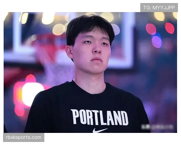 杨瀚森训练完偷偷吃炸鸡被拍,这自律人设还稳吗? 杨瀚森训练完偷偷吃炸鸡被拍,这自律人设还稳吗?